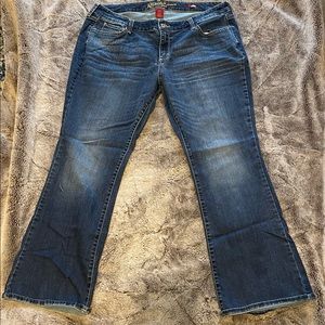 Arizona Boot Cut Jeans